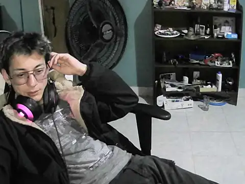 Snapshot of Jughead_16 chatting on November 2025 04:05:01 AM Jughead 16 online show from November 2025 04:05:01 AM