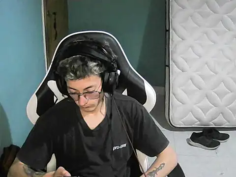 Snapshot of Jughead_16 chatting on October 2025 02:15:02 AM Jughead 16 online show from October 2025 02:15:02 AM