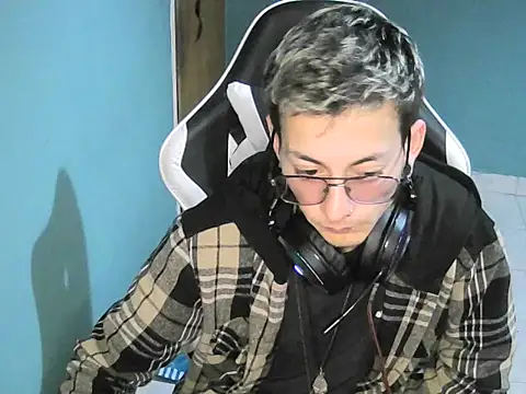 Snapshot of Jughead_16 chatting on September 2025 02:44:02 AM Jughead 16 online show from September 2025 02:44:02 AM