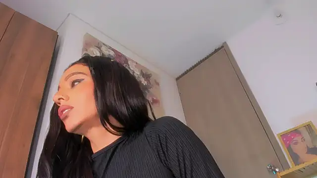 Snapshot of Ariadna-07 chatting on December 2024 03:33:02 AM Ariadna-07 online show from December 2024 03:33:02 AM