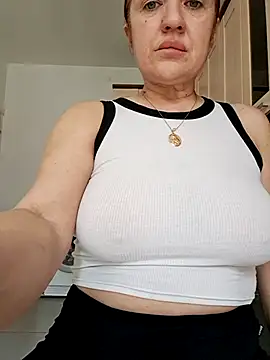 KiraXTender online show from April 2026 03:35:01 AM