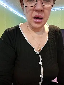 KiraXTender online show from March 2026 11:54:02 PM