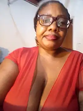 Snapshot of YELLOW_BONE chatting on December 2025 09:20:01 PM YELLOW BONE online show from December 2025 09:20:01 PM