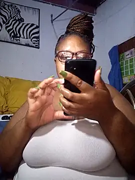 Snapshot of YELLOW_BONE chatting on April 2026 09:45:02 PM YELLOW BONE online show from April 2026 09:45:02 PM