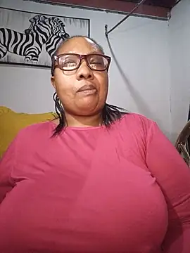 Snapshot of YELLOW_BONE chatting on June 2026 08:30:01 PM YELLOW BONE online show from June 2026 08:30:01 PM