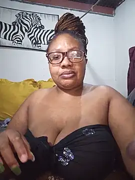 Snapshot of YELLOW_BONE chatting on May 2026 09:22:01 PM YELLOW BONE online show from May 2026 09:22:01 PM
