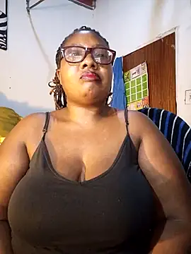 Snapshot of YELLOW_BONE chatting on January 2026 08:27:01 PM YELLOW BONE online show from January 2026 08:27:01 PM