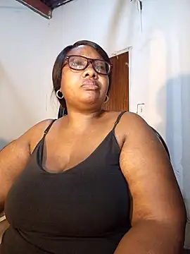 Snapshot of YELLOW_BONE chatting on November 2025 01:50:02 AM YELLOW BONE online show from November 2025 01:50:02 AM