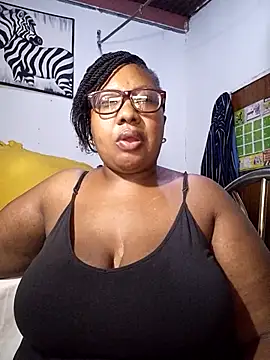 Snapshot of YELLOW_BONE chatting on February 2026 08:30:02 PM YELLOW BONE online show from February 2026 08:30:02 PM