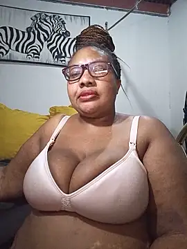 Snapshot of YELLOW_BONE chatting on May 2026 08:52:02 PM YELLOW BONE online show from May 2026 08:52:02 PM