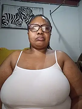 Snapshot of YELLOW_BONE chatting on June 2026 08:31:01 PM YELLOW BONE online show from June 2026 08:31:01 PM