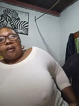 Snapshot of YELLOW_BONE chatting on July 2026 08:54:02 PM YELLOW BONE online show from July 2026 08:54:02 PM