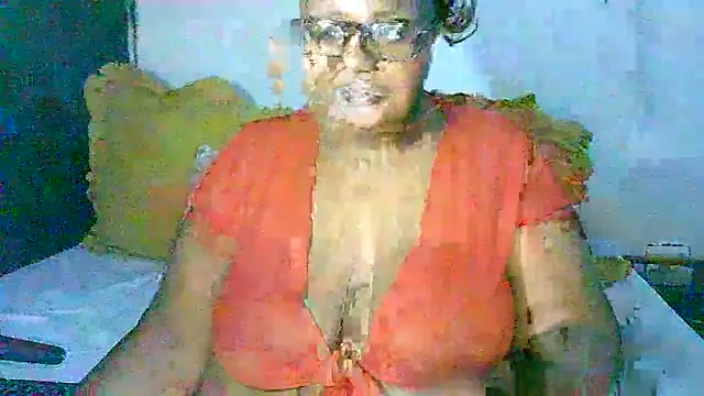 Snapshot of YELLOW_BONE chatting on December 2025 07:28:02 PM YELLOW BONE online show from December 2025 07:28:02 PM