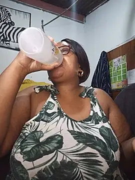Snapshot of YELLOW_BONE chatting on July 2026 08:49:02 PM YELLOW BONE online show from July 2026 08:49:02 PM