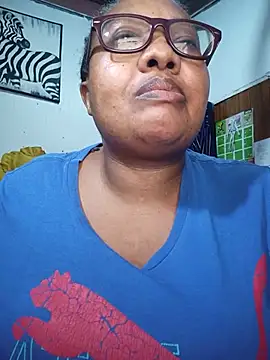 Snapshot of YELLOW_BONE chatting on July 2026 08:15:01 PM YELLOW BONE online show from July 2026 08:15:01 PM