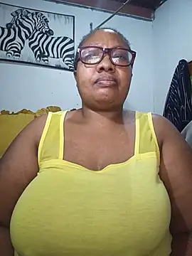 Snapshot of YELLOW_BONE chatting on July 2026 09:08:01 PM YELLOW BONE online show from July 2026 09:08:01 PM