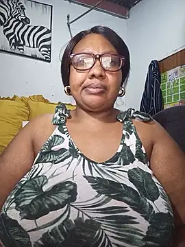 Snapshot of YELLOW_BONE chatting on July 2026 08:49:02 PM YELLOW BONE online show from July 2026 08:49:02 PM