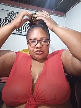 Snapshot of YELLOW_BONE chatting on May 2026 08:51:02 PM YELLOW BONE online show from May 2026 08:51:02 PM