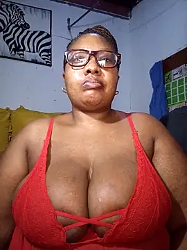 Snapshot of YELLOW_BONE chatting on April 2026 09:06:02 PM YELLOW BONE online show from April 2026 09:06:02 PM
