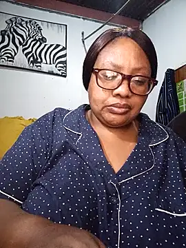Snapshot of YELLOW_BONE chatting on July 2026 08:09:02 PM YELLOW BONE online show from July 2026 08:09:02 PM
