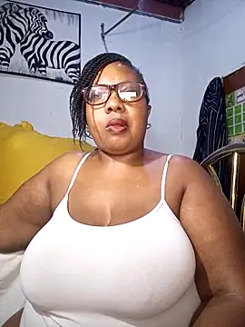 Snapshot of YELLOW_BONE chatting on February 2026 09:06:01 PM YELLOW BONE online show from February 2026 09:06:01 PM