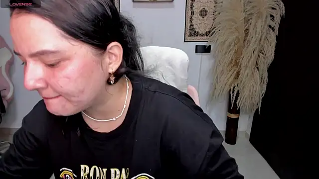ibeth diaz online show from June 2026 01:28:01 AM