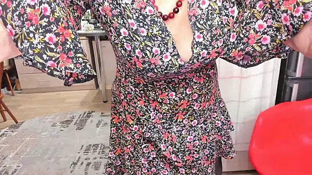 Tina Joness online show from October 2025 06:11:01 PM