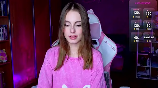 EdelineMaher online show from November 2025 01:48:02 PM