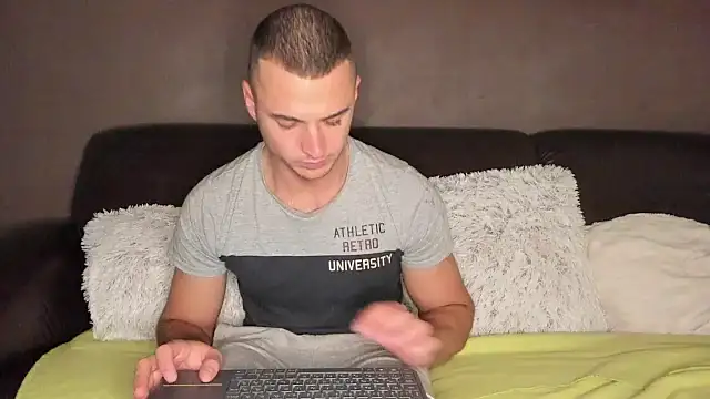 paulblack21 online show from November 2025 06:11:01 PM