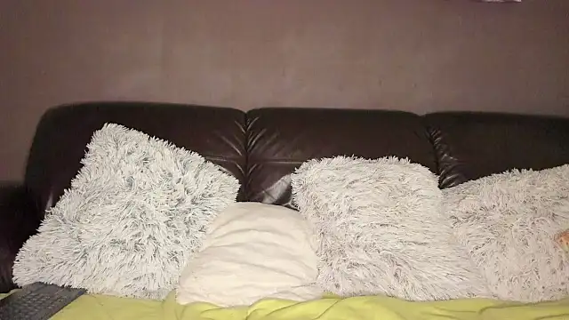 paulblack21 online show from November 2025 06:33:02 PM