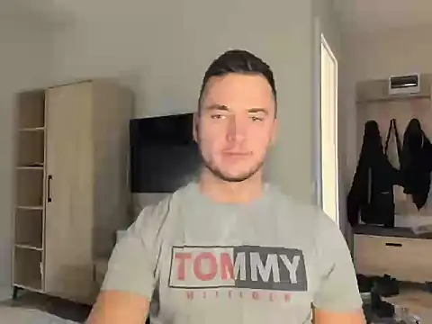 paulblack21 online show from April 2026 10:38:02 PM