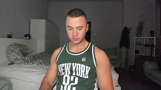 paulblack21 online show from November 2025 07:57:01 PM