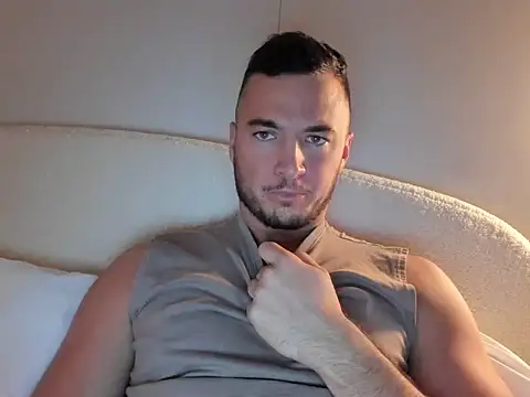 paulblack21 online show from April 2026 07:39:01 PM