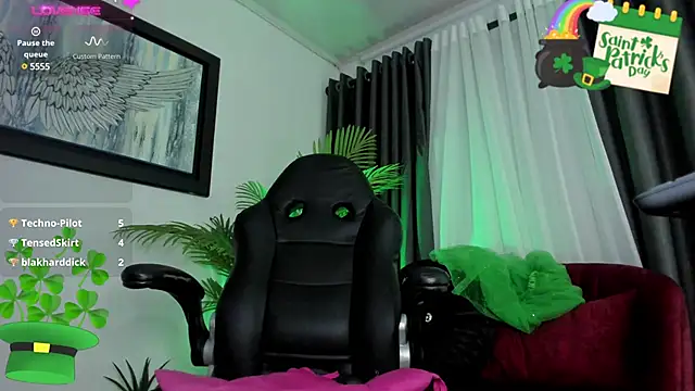 brianahill  online show from March 2025 10:19:01 PM