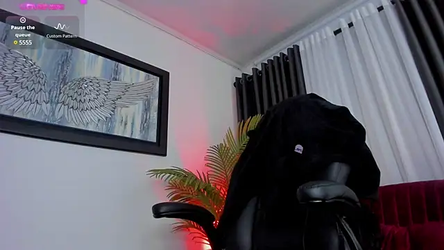 brianahill  online show from March 2025 07:17:01 PM