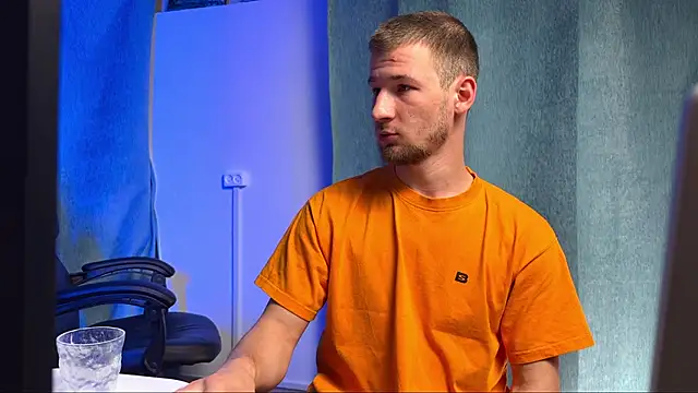 Snapshot of Farmer_James chatting on October 2025 04:22:02 PM Farmer James online show from October 2025 04:22:02 PM