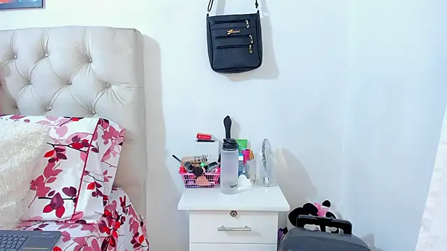 NayaWayne online show from March 2026 05:14:02 PM