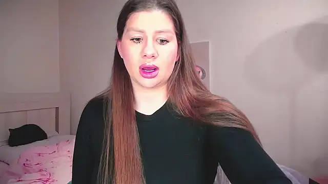 JuicyHelenX online show from March 2026 07:18:02 PM