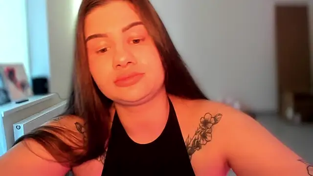 JuicyHelenX online show from May 2026 04:39:01 PM