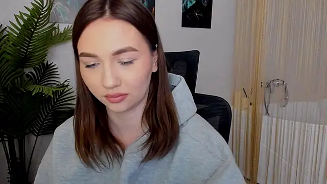 Snapshot of GracefulLook chatting on February 2025 10:38:02 PM GracefulLook online show from February 2025 10:38:02 PM