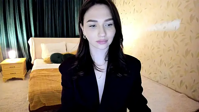 Snapshot of GracefulLook chatting on October 2025 07:48:02 PM GracefulLook online show from October 2025 07:48:02 PM