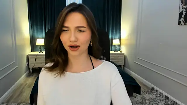 Snapshot of GracefulLook chatting on March 2025 02:47:01 PM GracefulLook online show from March 2025 02:47:01 PM