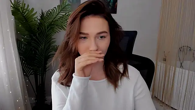 Snapshot of GracefulLook chatting on February 2025 10:09:01 AM GracefulLook online show from February 2025 10:09:01 AM