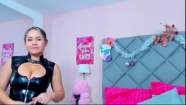 TaylorEvanss online show from December 2025 08:20:01 PM