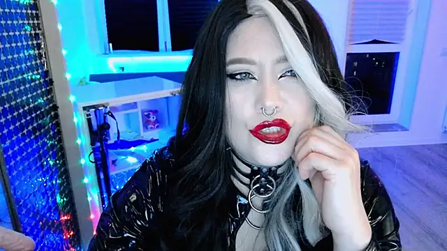 wickedxqueen online show from March 2026 09:27:01 PM