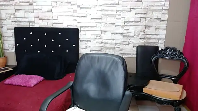 MarianaNight02 online show from February 2026 04:44:02 AM