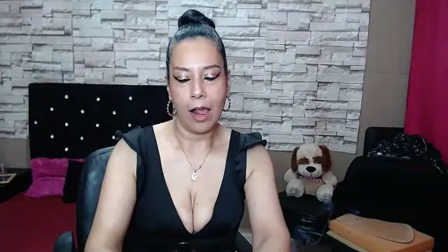 MarianaNight02 online show from December 2025 04:29:01 AM