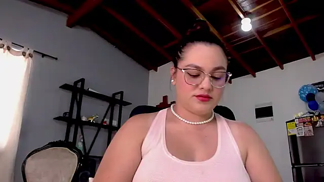 maela1 online show from November 2025 03:15:01 PM