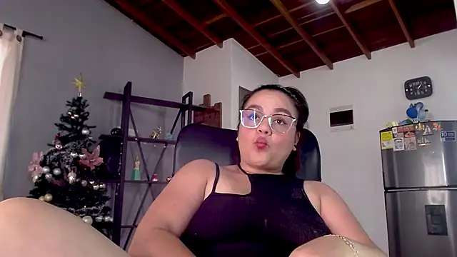 maela1 online show from December 2025 06:33:01 PM