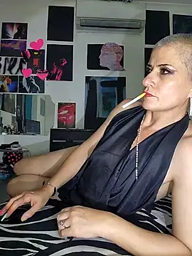 Snapshot of hellocleo40 chatting on December 2025 01:50:02 AM hellocleo40 online show from December 2025 01:50:02 AM